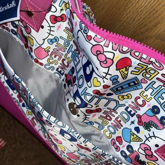Hello Kitty Pink & White Duffle Bag - Carry On/Overnight Travel Tote NWT - Picture 15 of 16